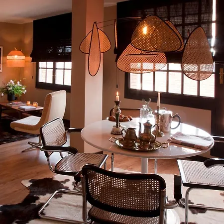Aparthotel Isabella's House 3*